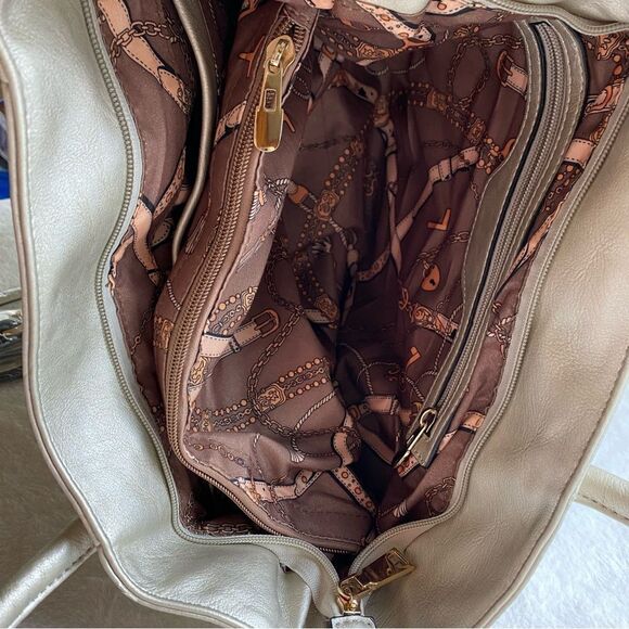 La Terre New With Tags Metallic Pale Gold Purse - Picture 4 of 13